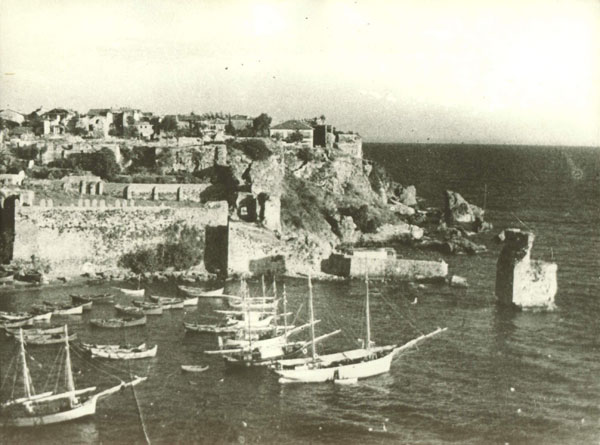 Antalyanın Tarihçesi — Antalya İskelesinin Eski Hali
